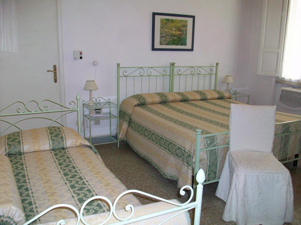 Hotel La Primula Forte dei Marmi Kamer foto