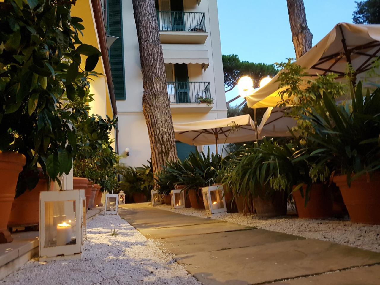 Hotel La Primula Forte dei Marmi Buitenkant foto